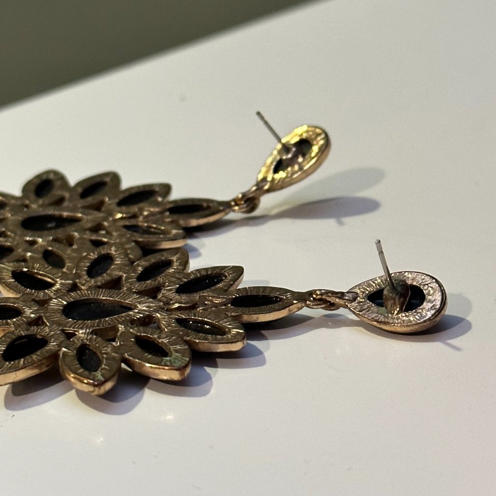 Black Flower Pattern Dangle Drop Earring - image 4